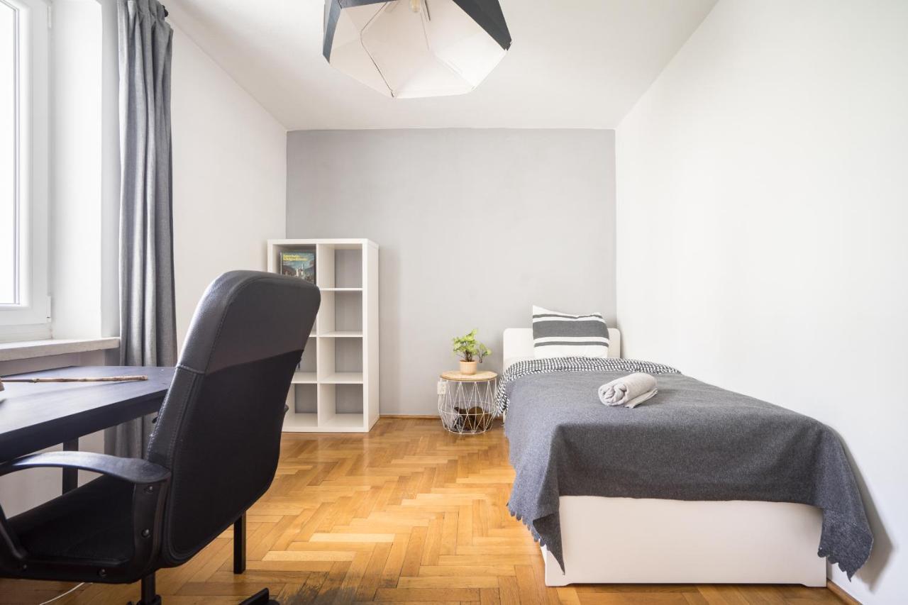 Oomph Warsaw Central 3-Bedroom Flat Экстерьер фото